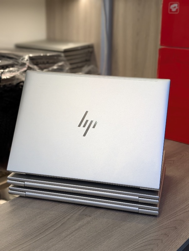 HP Elitebook 830 G10