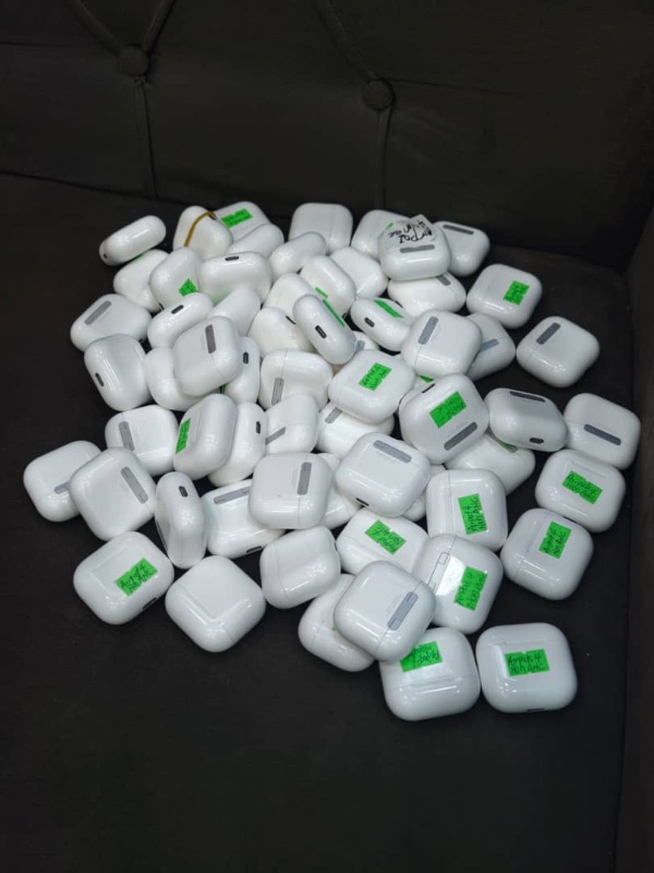 Uk used Airpod 4